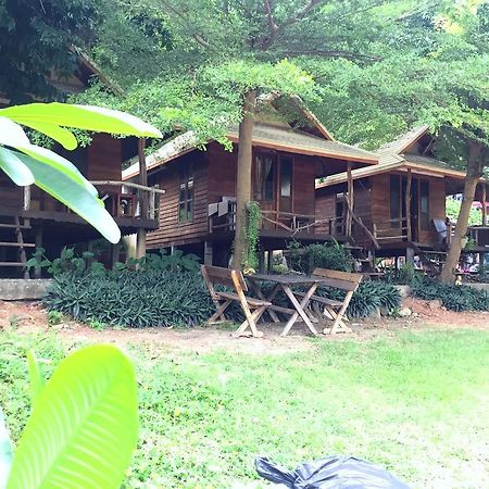 Apartamento Baan Pha Nin Mung Korn Rayong Exterior foto