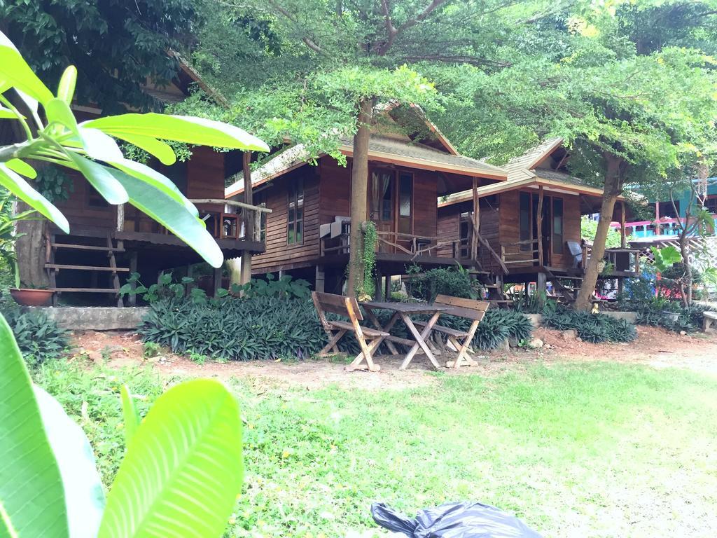 Apartamento Baan Pha Nin Mung Korn Rayong Exterior foto