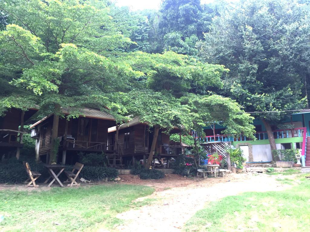 Apartamento Baan Pha Nin Mung Korn Rayong Exterior foto