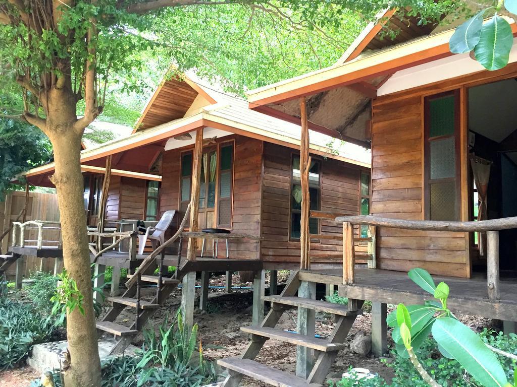 Apartamento Baan Pha Nin Mung Korn Rayong Exterior foto